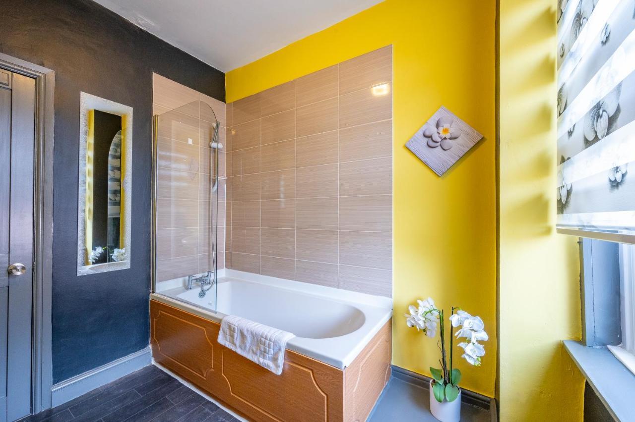 *1Es* For Your Most Relaxed & Cosy Stay + Free Parking + Free Fast Wifi * Leeds  Esterno foto