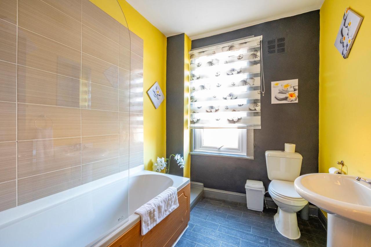 *1Es* For Your Most Relaxed & Cosy Stay + Free Parking + Free Fast Wifi * Leeds  Esterno foto